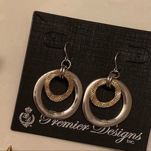 Premier design earrings *will bundle*